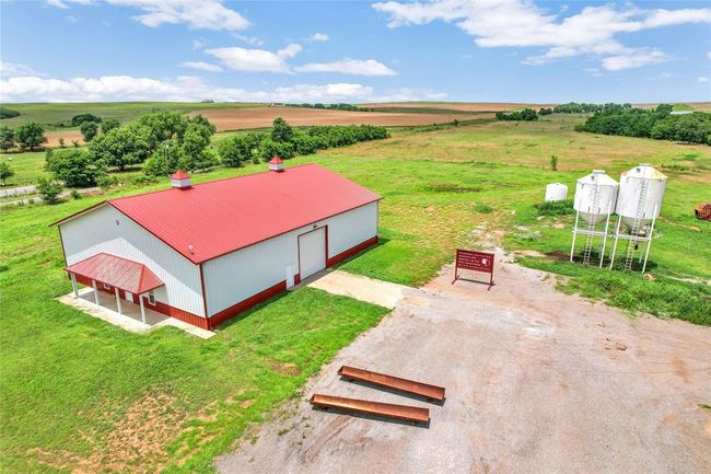 23003 N Frontage Rd, Home with 0 bedrooms, 0 bathrooms and null parking in Clinton OK | Image 25