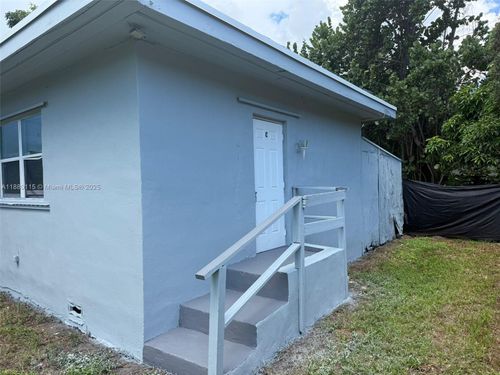 c-2813 Dewey St, Hollywood, FL, 33020-4719 | Card Image