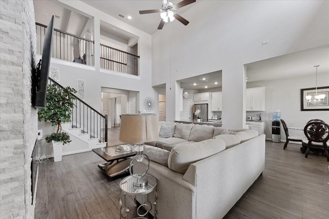 3823 Fleetwood Falls Ln, House other with 5 bedrooms, 4 bathrooms and 2 parking in Spring TX | Image 4