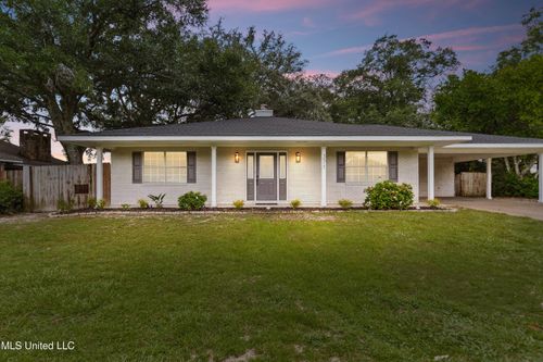 371 Lakeview Blvd, Biloxi, MS, 39531-2605 | Card Image