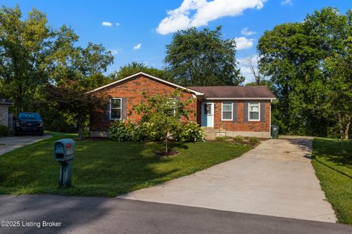 8300 Creek Trail Ct, Louisville, KY, 40291-2774 | Card Image