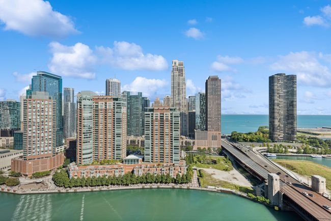 UNIT-2401 - 450 E Waterside Dr, Condo with 1 bedrooms, 2 bathrooms and 2 parking in CHICAGO IL | Image 9