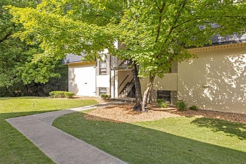 118 Lablanc Way Nw, Atlanta, GA, 30327-1056 | Card Image