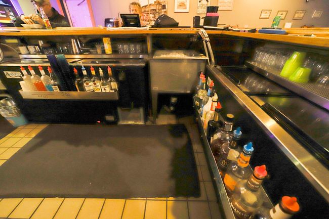 Main Level Bar area | Image 12