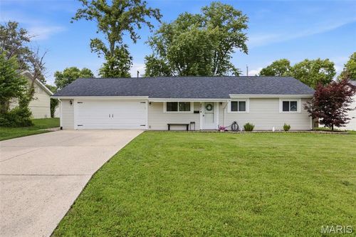 501 Prince Charles Dr, O Fallon, MO, 63366-1707 | Card Image