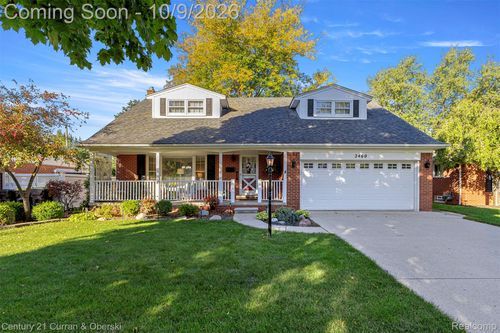2460 Cambridge St, Trenton, MI, 48183-2635 | Card Image