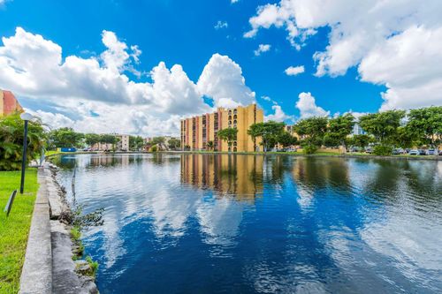 apt-110-4707 Nw 7th St, Miami, FL, 33126-2268 | Card Image