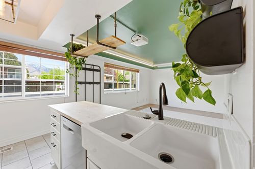 46-2220 E Murray Holladay Rd S, Holladay, UT, 84117 | Card Image