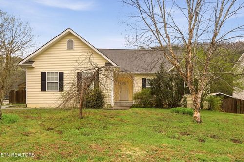 3200 Mistletoe Dr, Knoxville, TN, 37924-3118 | Card Image