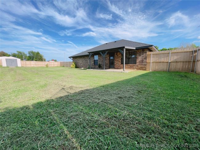 102 Northridge Dr, House other with 3 bedrooms, 2 bathrooms and null parking in Durant OK | Image 4