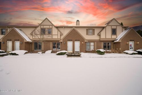 2161 Winterset Dr, Toledo, OH, 43614-1266 | Card Image