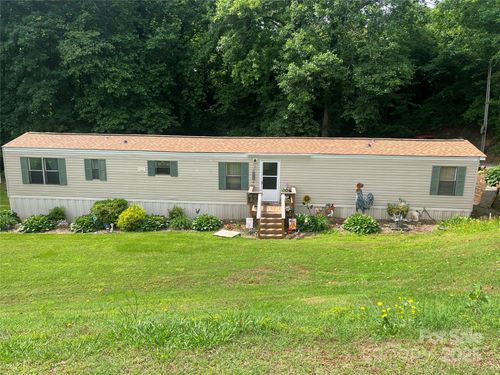 2165 Peanuts Ln, Newton, NC, 28658-7442 | Card Image