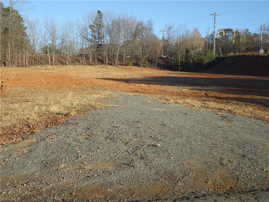 243 E 1St St, Denton, NC 27239