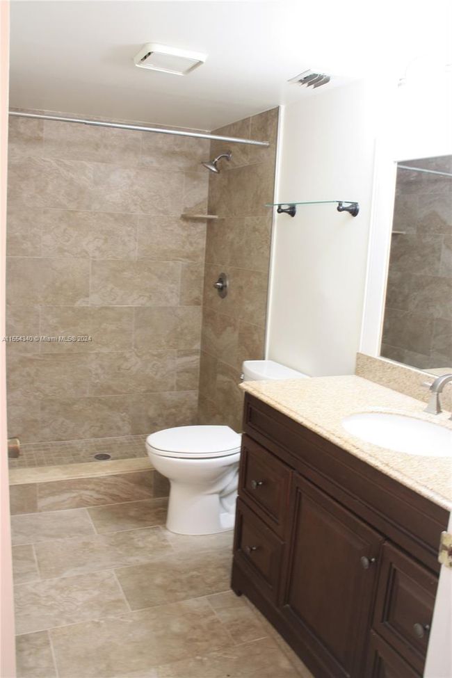 APT-503 - 520 Orton Ave, Condo with 2 bedrooms, 2 bathrooms and null parking in Fort Lauderdale FL | Image 17