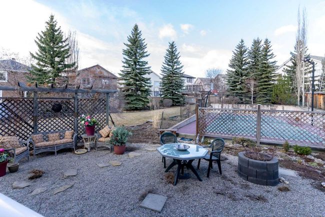 461 Sienna Heights Hill Sw, House other with 3 bedrooms, 3 bathrooms and 4 parking in Calgary AB | Image 43