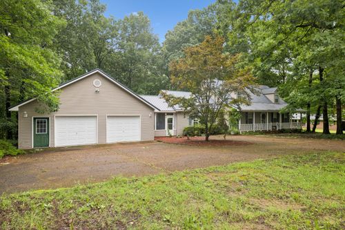 219 Lakeview Dr, Hohenwald, TN, 38462-2428 | Card Image