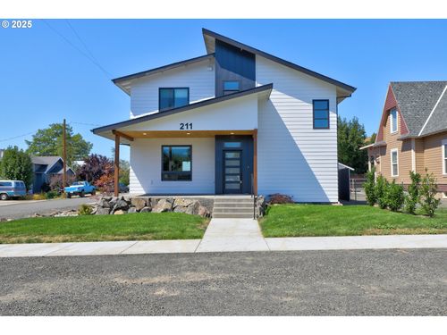 211 Nw Heisler St, Dufur, OR, 97021-3178 | Card Image