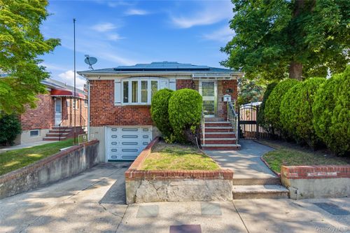 15509 Cross Island Parkway, New York, NY, 11357 | Card Image