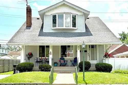 355 Poplar Upper Unit 2 Street, Wyandotte, MI, 48192 | Card Image