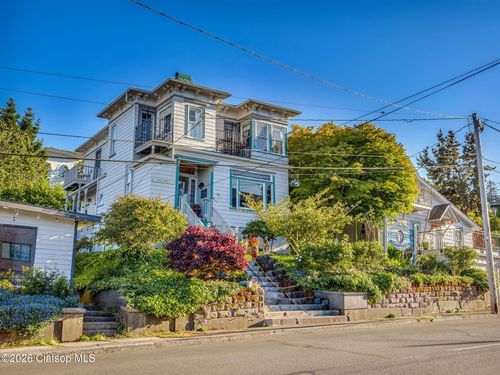 847 Exchange St, Astoria, OR, 97103-4627 | Card Image