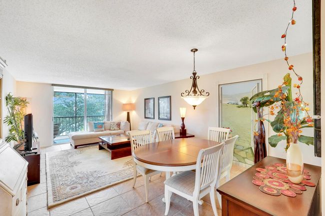 APT-301 - 7300 Lake Circle Dr, Condo with 2 bedrooms, 2 bathrooms and null parking in Margate FL | Image 8