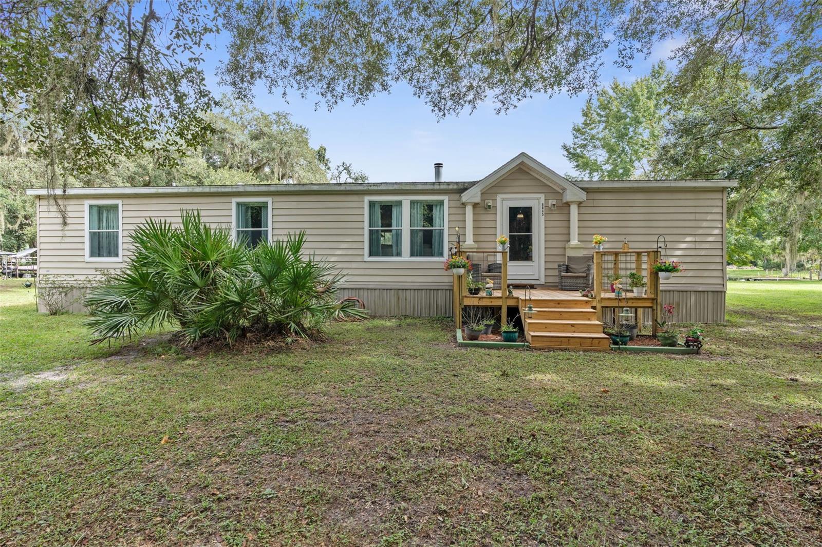 Leslie Pt, Floral City, FL 34436