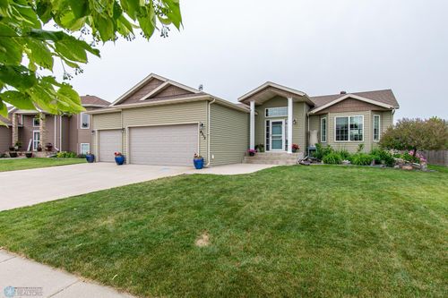 4213 15th Street S, Moorhead, MN, 56560 | Card Image