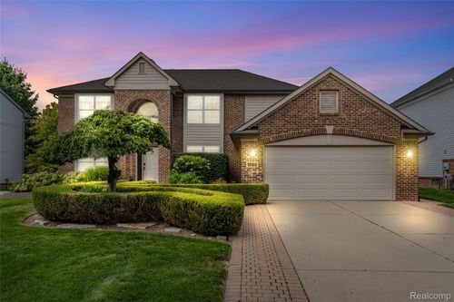 1860 Twin Sun Cir, Walled Lake, MI, 48390-4403 | Card Image