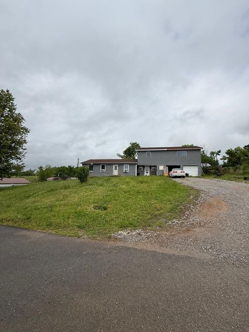 41 Park Dr, Beechmont, KY, 42323-3204 | Card Image