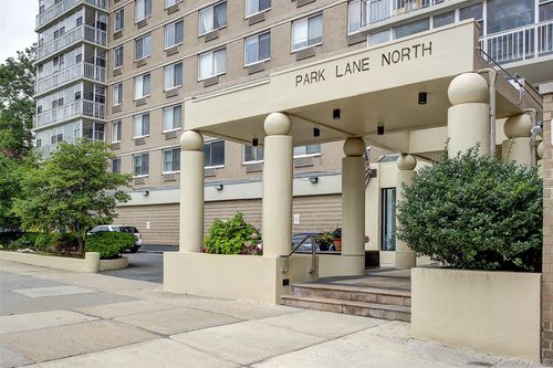 11j-118-17 Union Tpke, Forest Hills, NY, 11375-6104 | Card Image