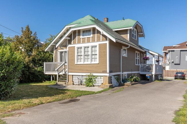 5703 Riverside Street, House other with 4 bedrooms, 2 bathrooms and null parking in Abbotsford BC | Image 2