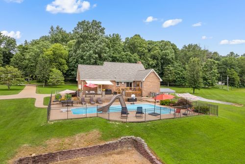 915 Rocky Hollow Rd, Erin, TN, 37061-6118 | Card Image