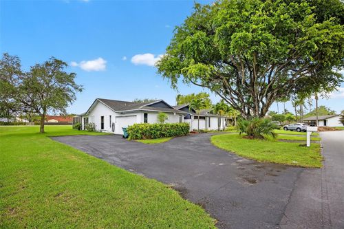 9460 Sw 134th St, Miami, FL, 33176-5746 | Card Image