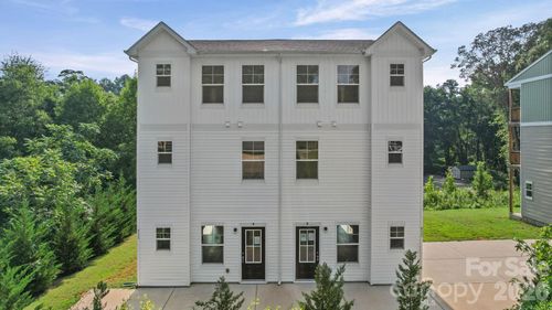 a-and-b-511 N Hill St, Dallas, NC, 28034-1730 | Card Image