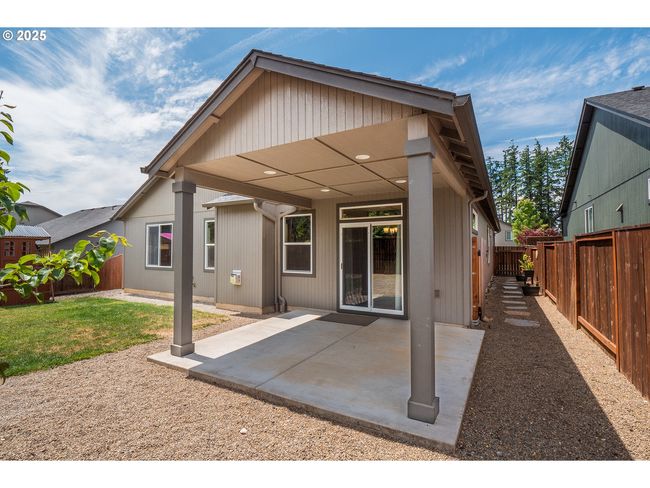 1067 S 55 Th St, House other with 3 bedrooms, 2 bathrooms and 2 parking in Springfield OR | Image 29