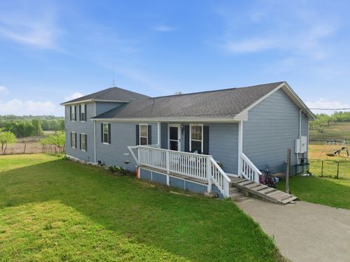 104 County Road 412b, Lott, TX, 76656-3938 | Card Image