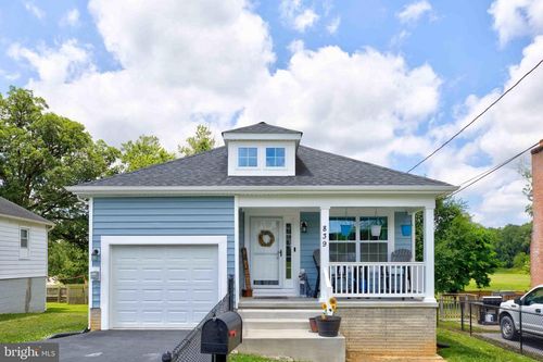 839 Jefferson Ave, CHARLES TOWN, WV, 25414-1221 | Card Image