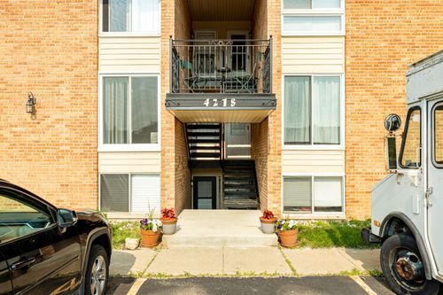 4218 Packard St, Ann Arbor, MI, 48108-1541 | Card Image