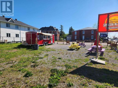 182 Daniel Street S, Arnprior, ON, K7S2L8 | Card Image