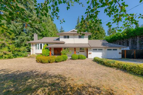 7946 Southwind Dr, Lantzville, BC, V0H2H0 | Card Image