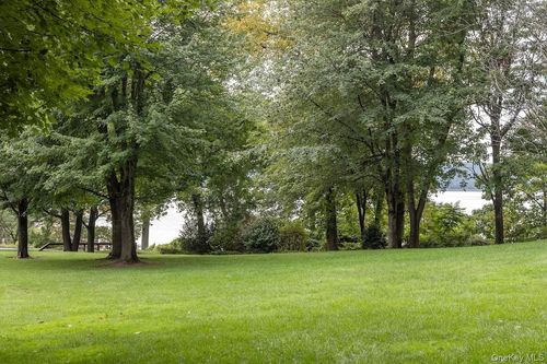 66 Landing Dr, Dobbs Ferry, NY, 10522-1185 | Card Image