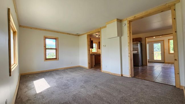 Living Room | Image 15