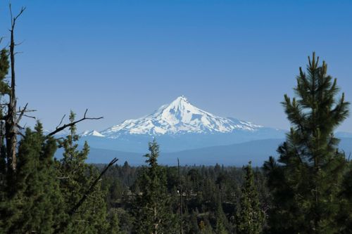 3399 Nw Greenleaf Way, Bend, OR, 97703-0002 | Card Image