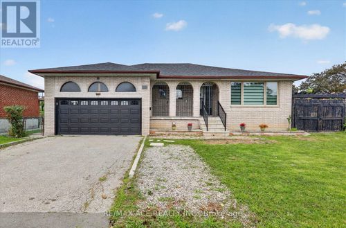124 Honeywood Road, Toronto (Glenfield-Jane Heights), ON, M3N1B4 | Card Image