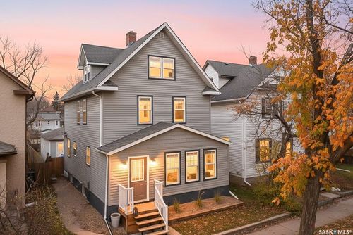 426 Moose Sq, Moose Jaw, SK, S6H4B1 | Card Image