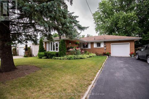 99 Ingersoll St, Saint Marys, ON, N4X1C8 | Card Image