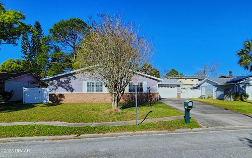 1659 E Shangri La Dr, Daytona Beach, FL, 32119-1594 | Card Image