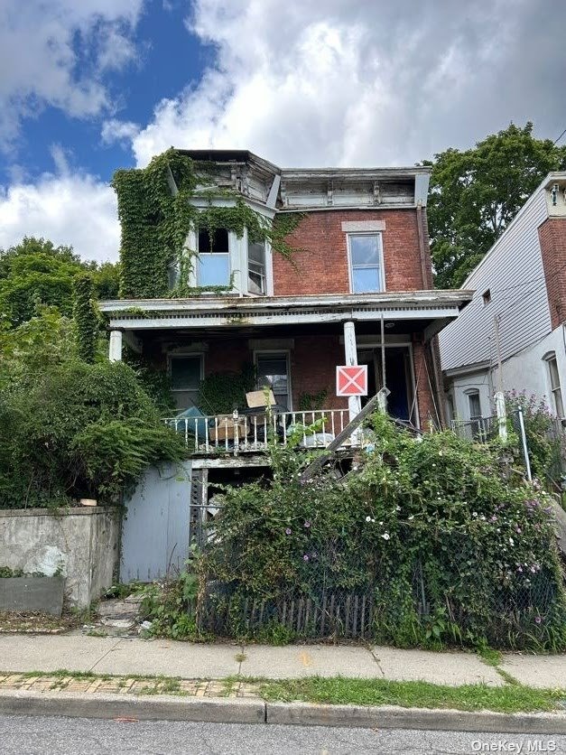Farrington St, Newburgh, NY 12550