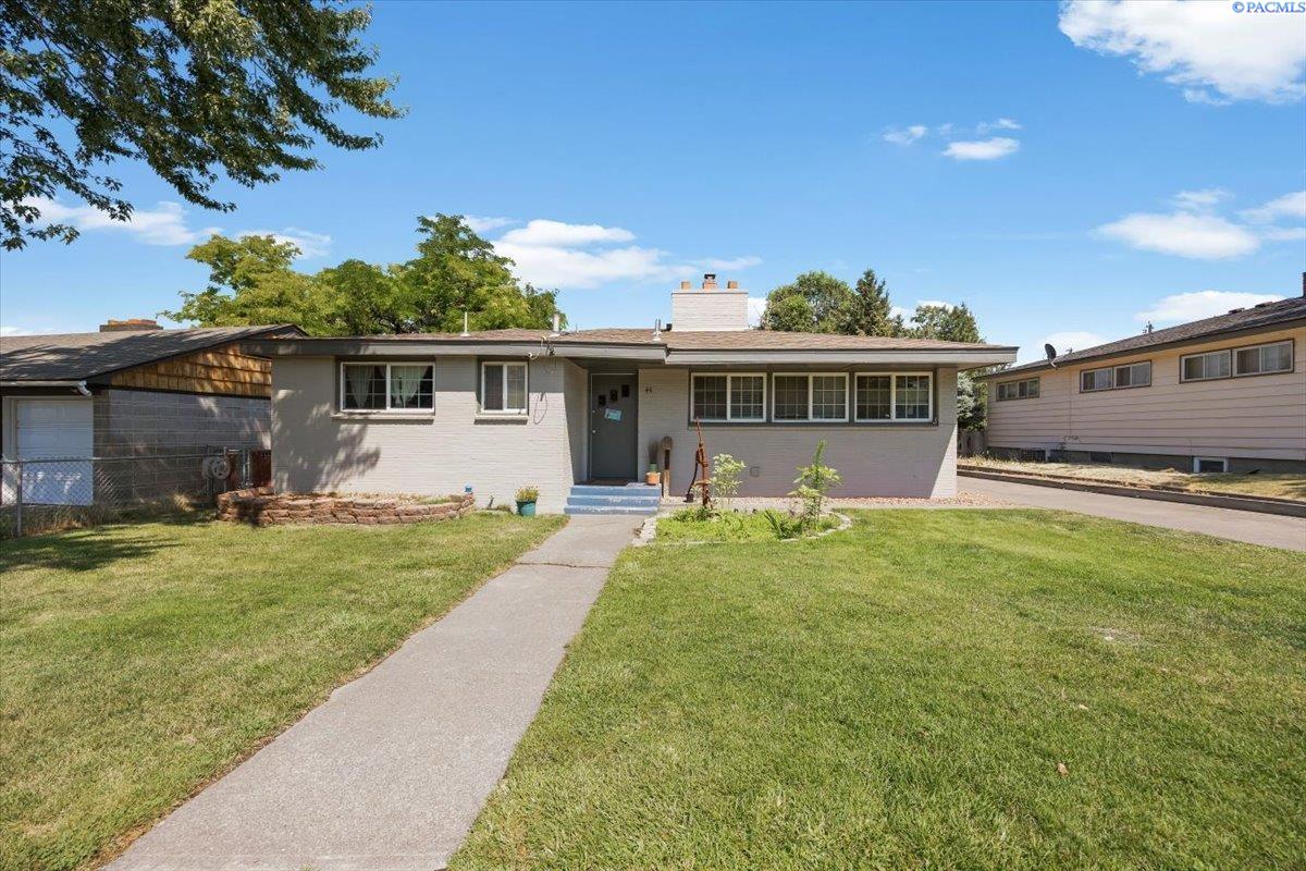 Lyle St, Kennewick, WA 99336