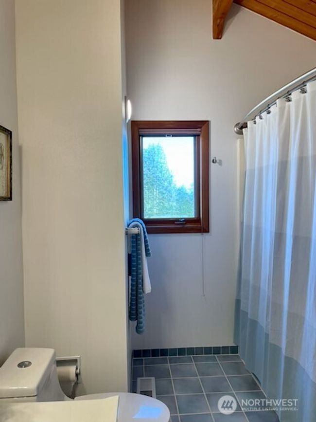 Guest Bath | Image 21
